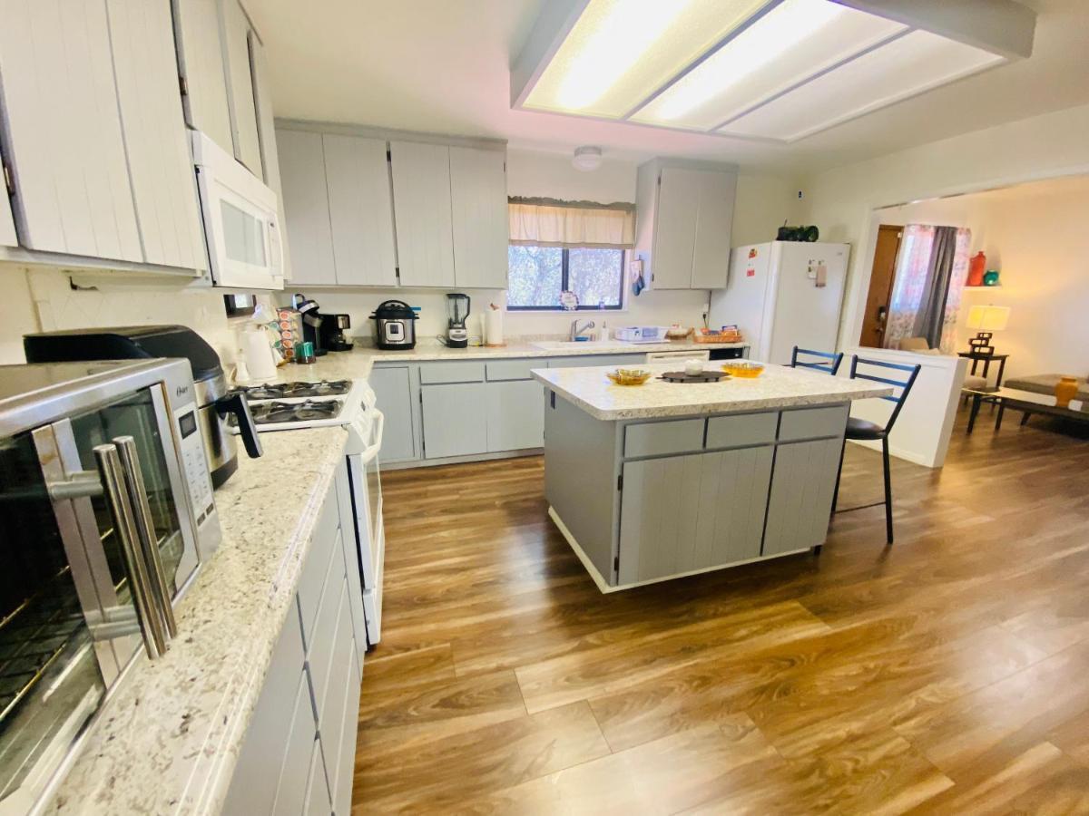 Family Friendly, 3 Bedroom House, With King Bed For Up To 15 - Bbq - Internet - Jet Tub オーバーン エクステリア 写真