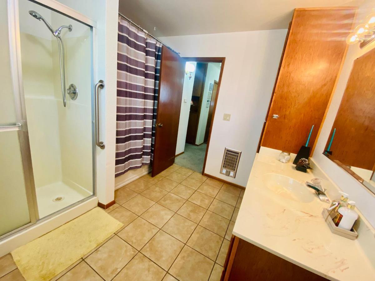 Family Friendly, 3 Bedroom House, With King Bed For Up To 15 - Bbq - Internet - Jet Tub オーバーン エクステリア 写真
